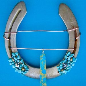 Turquoise Obelisk in Blues and Gold Horse Shoe